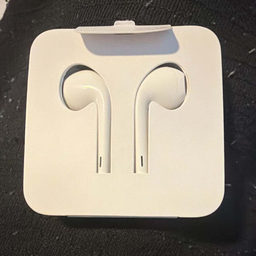 Apple EarPods with Lightning Connector Wired Earphones